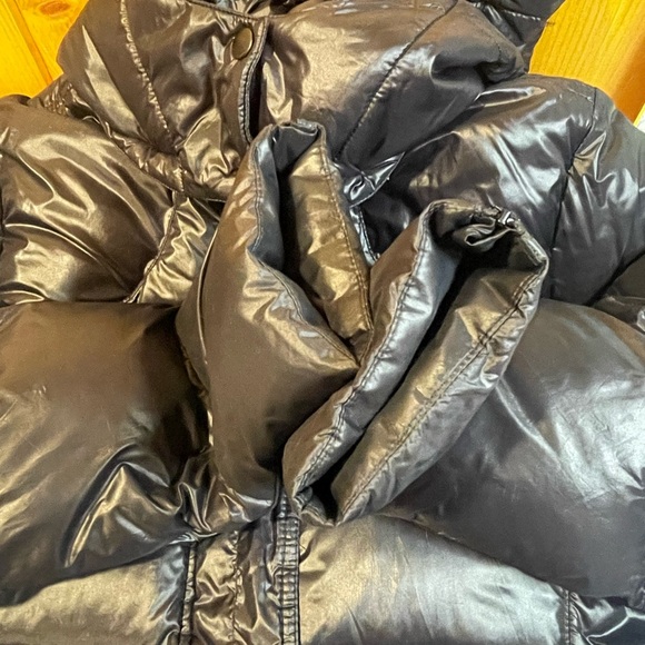 Gently used Nike Sportswear long 550 down fill puffer coat. Missing belt. - Picture 10 of 11